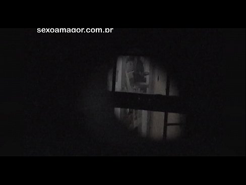 ❤️ Блондинку тайно снимает на видео соседский вуайерист, спрятанный за полыми кирпичами ☑ Анальное порно на нашем сайте ️❤